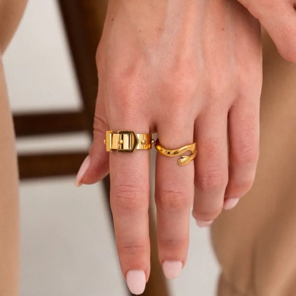 Waterproof gold plated buckle ring - Picture 2 of 4